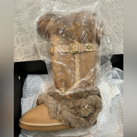 New in box never worn Australia Luxe Collective fur boots size 9 - Picture 3 of 5